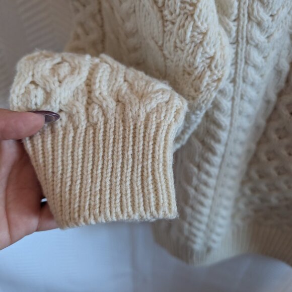 Carraig Donn Irish Wool Sweater Cream Cable Knit Pullover Fisherman Size Medium - Picture 8 of 11